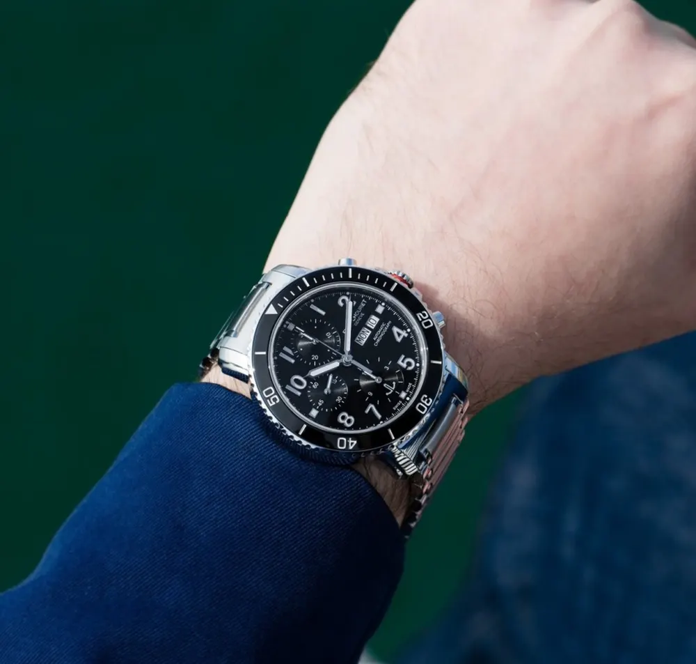 Emile Chouriet — Challenger Deep Black Chronographe, vue 3