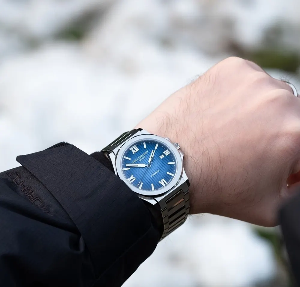 Emile Chouriet — Ice Cliff Blue Dial, vue 3
