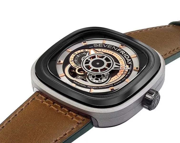 Seven Friday — Montre automatique, vue 2