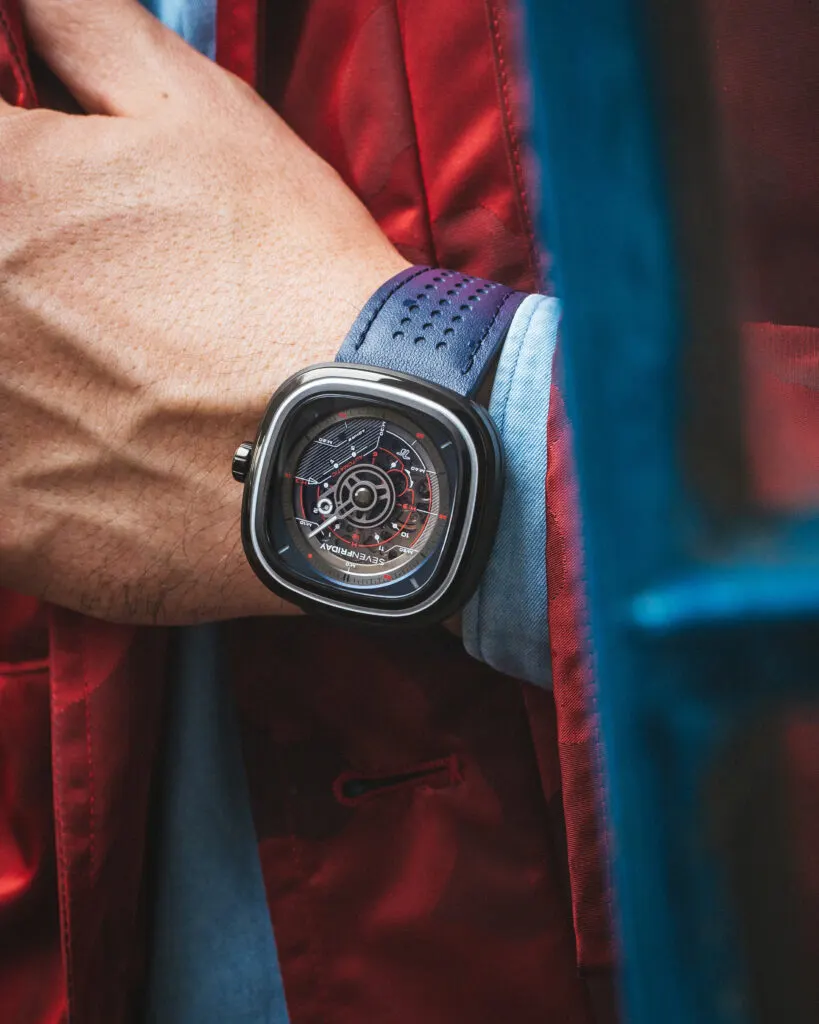 Seven Friday — Montre automatique, vue 2