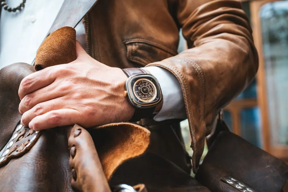 Seven Friday — Montre automatique, vue 4