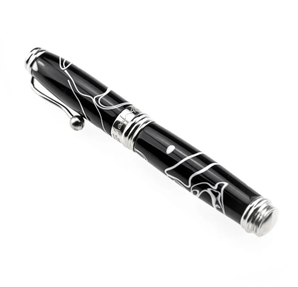 Lépine Atelier — stylo plume en résine couleur noir et blanc, vue 2