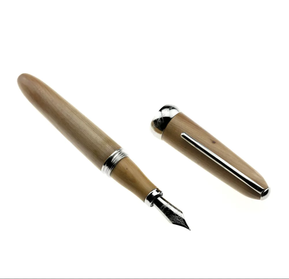 Lépine Atelier — stylo plume en bois couleur claire