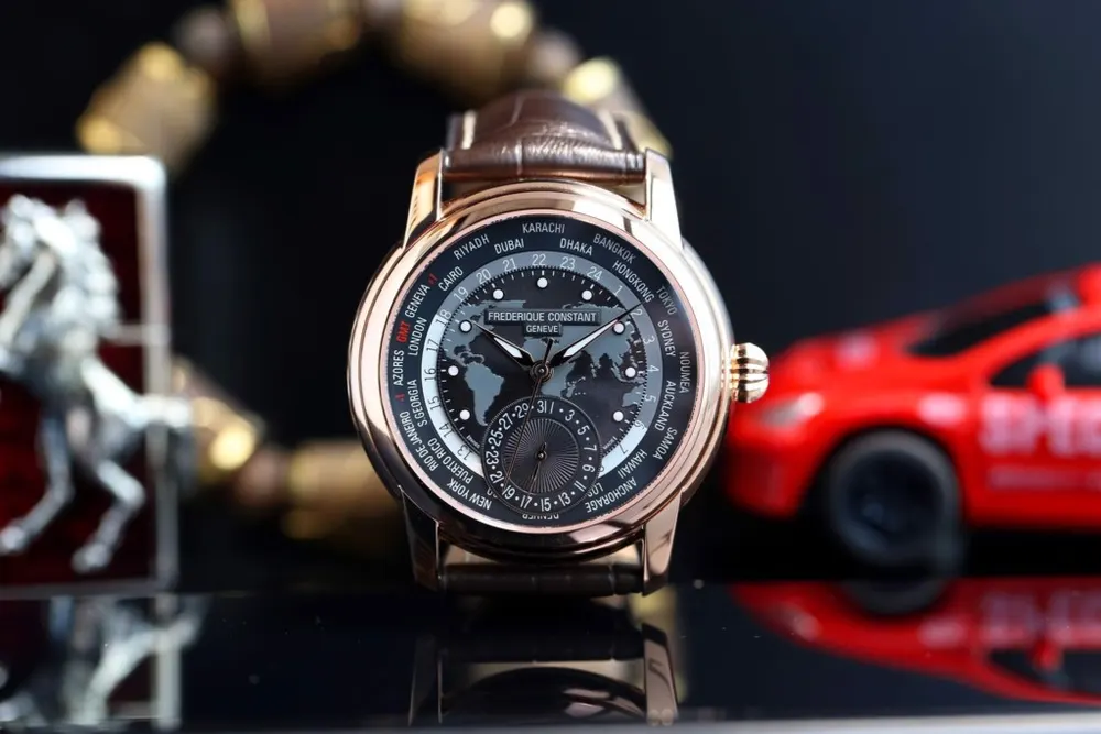 Frédérique Constant — Manufacture classique worldtimer édition limitée, vue 2