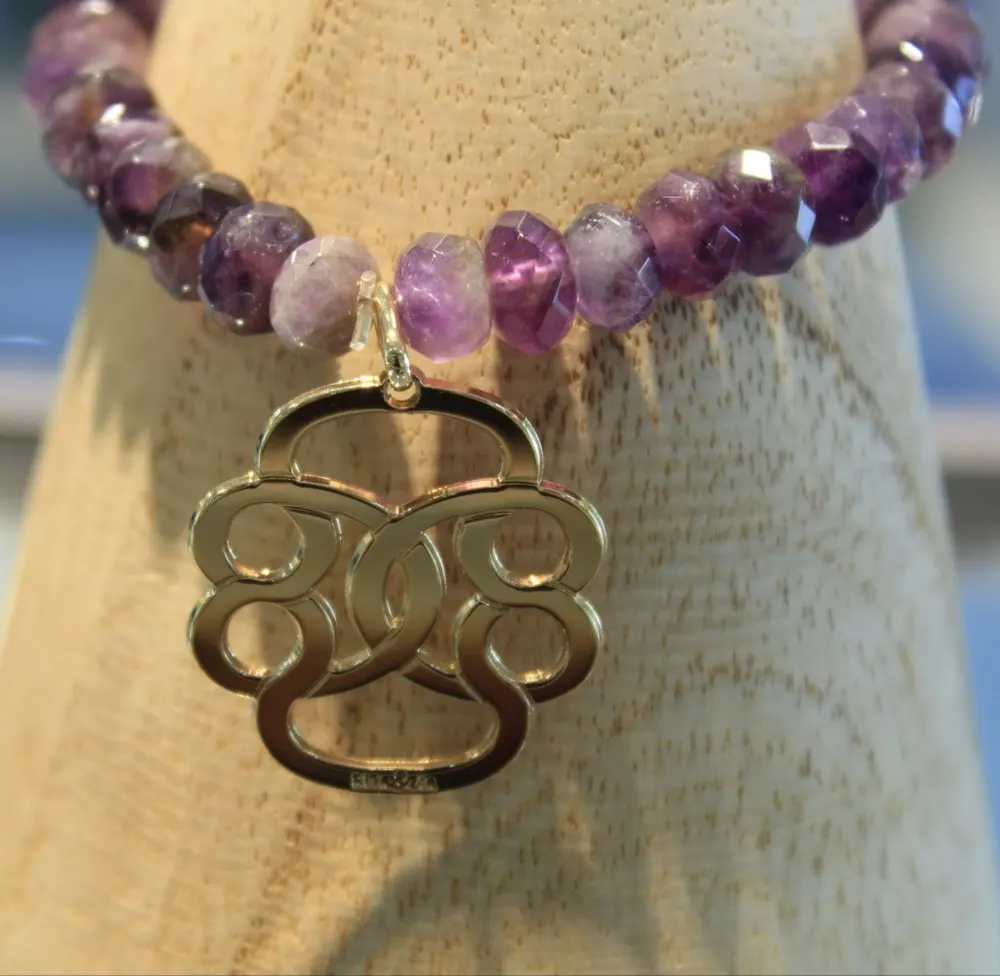 Rita&Zia — Bracelet petit modèle avec pierres améthyste et symbole de sérénité, vue 3