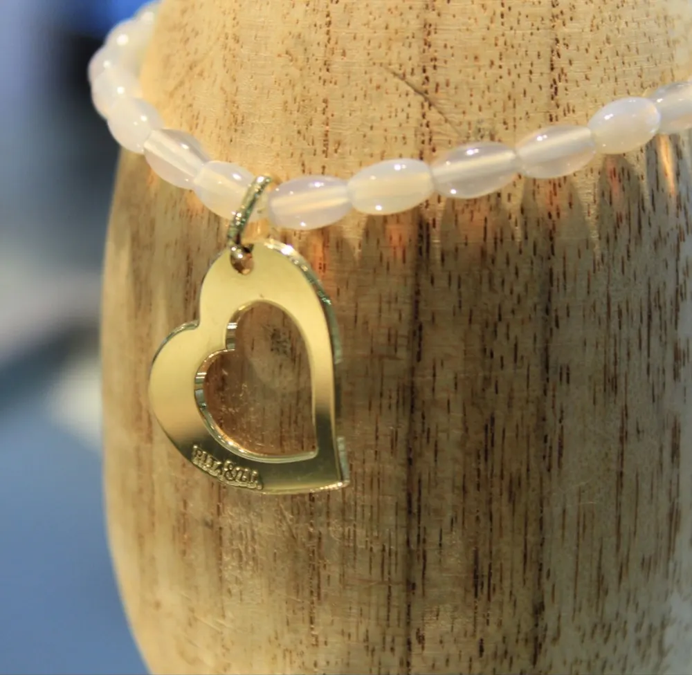 Rita&Zia — Bracelet petit modèle avec pierres d’Agate grise et symbole de cœur, vue 3