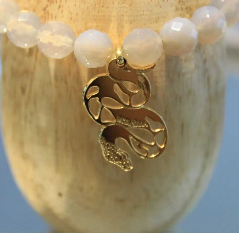Rita&Zia — Bracelet petit modèle avec pierres d’Agate grise et symbole de serpent, vue 3