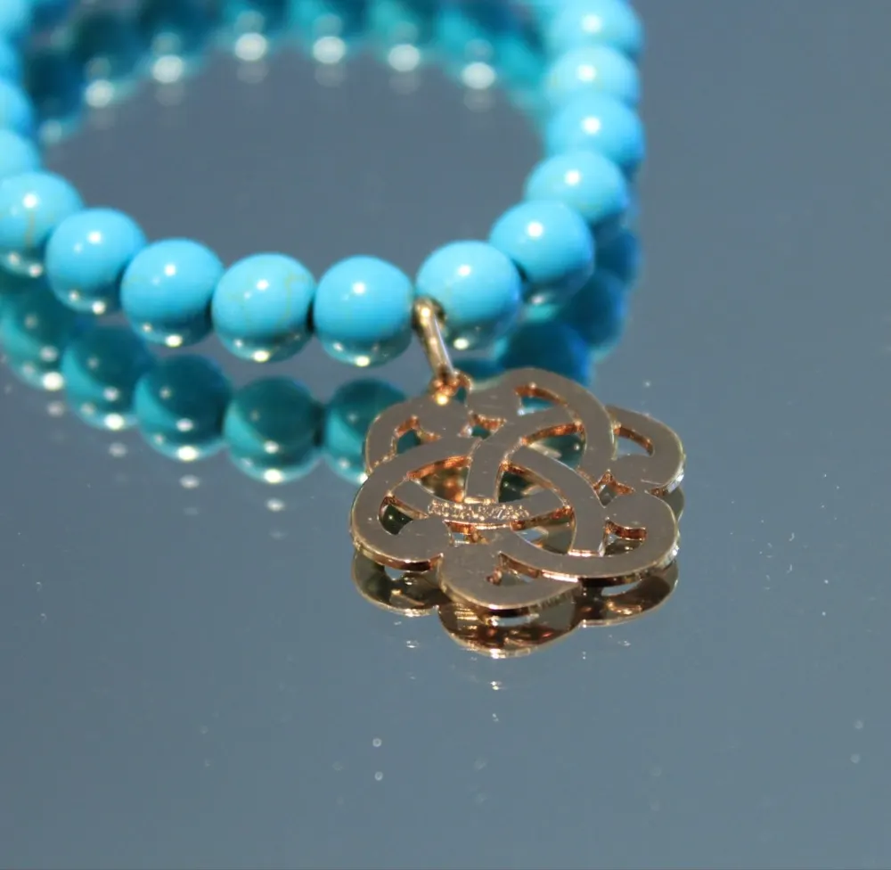 Rita&Zia — Bracelet petit modèle avec pierres de howlite turquoise et symbole de sérénité, vue 2