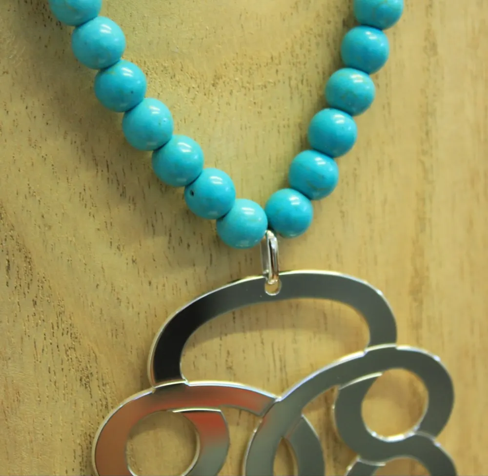 Rita&Zia — Sautoir XXL avec pierres de howlite turquoise et symbole de l’infini, vue 3