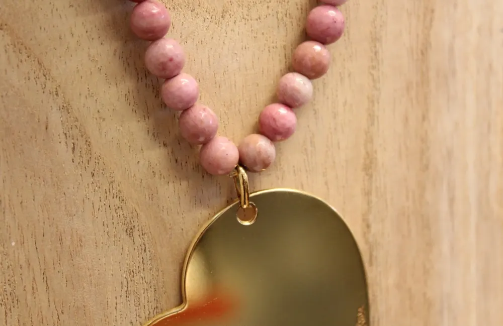 Rita&Zia — Sautoir grand modèle XXL avec pierres de Rhodocrosite et symbole de cœur, vue 5