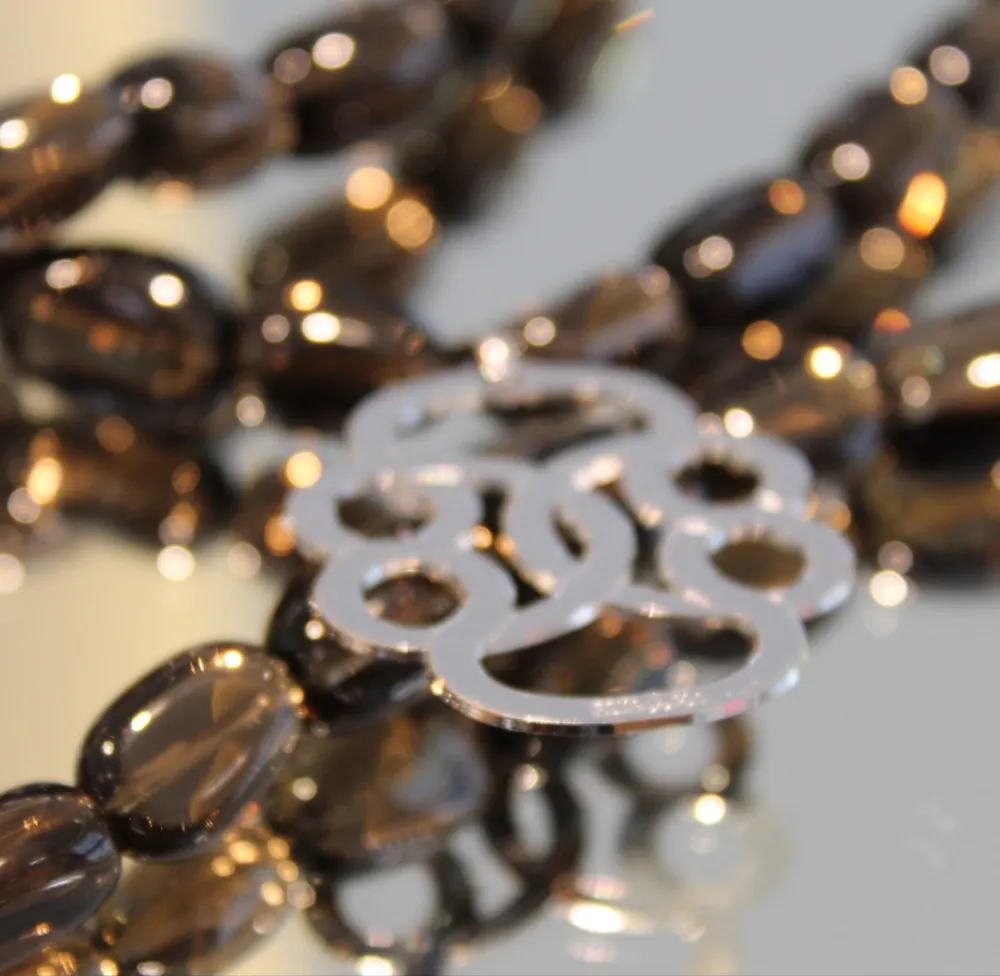 Rita&Zia — Collier avec pierres de quartz fumé et symbole de l’infini, vue 2