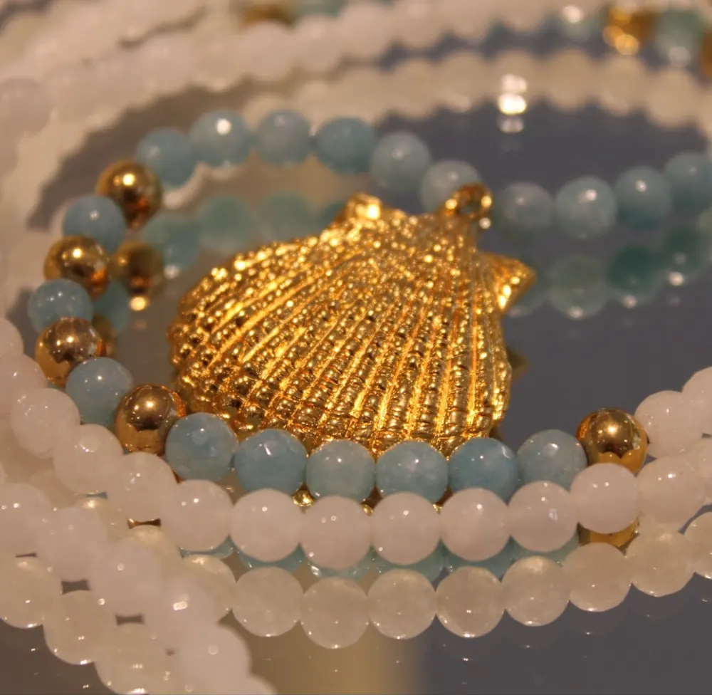 Rita&Zia — Sautoir avec pierre Madrague quartz avec un pendentif coquillage doré, vue 4