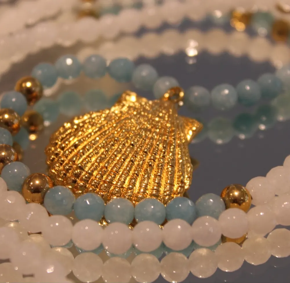 Rita&Zia — Sautoir avec pierre Madrague quartz avec un pendentif coquillage doré, vue 5