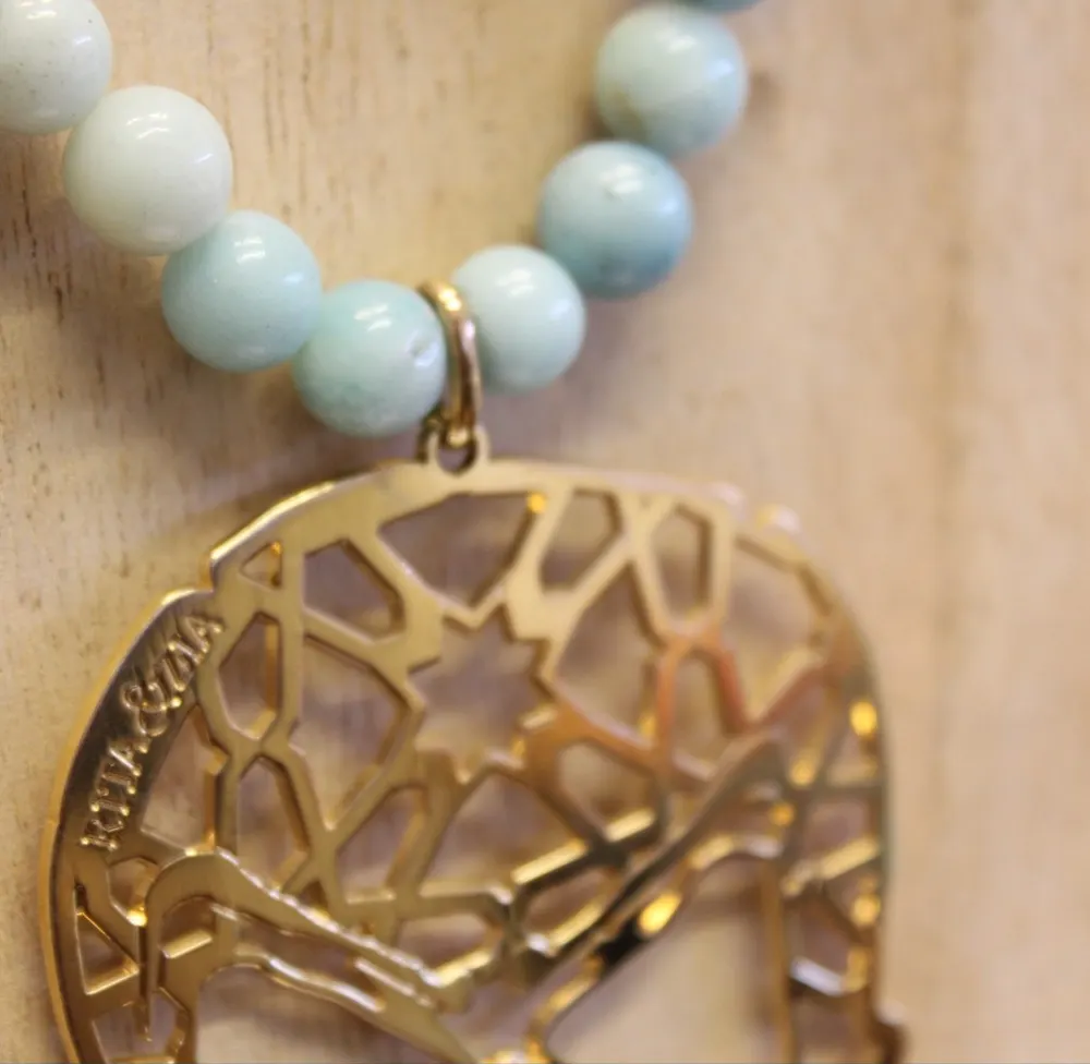 Rita&Zia — Sautoir avec pierre d’amazonite avec un pendentif doré symbole tête de mort, vue 6