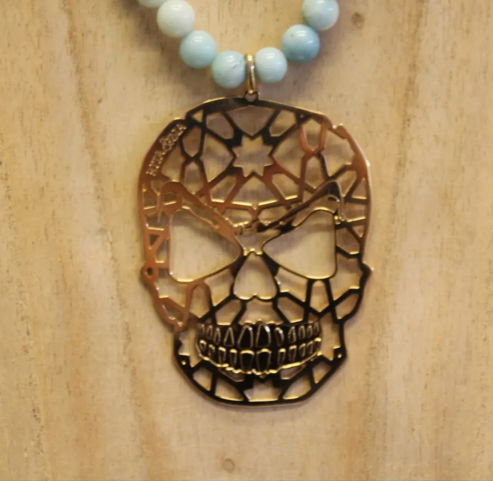 Rita&Zia — Sautoir avec pierre d’amazonite avec un pendentif doré symbole tête de mort, vue 7