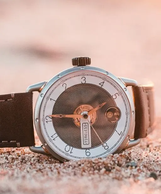 Timeless — automatique black acier et or, vue 5
