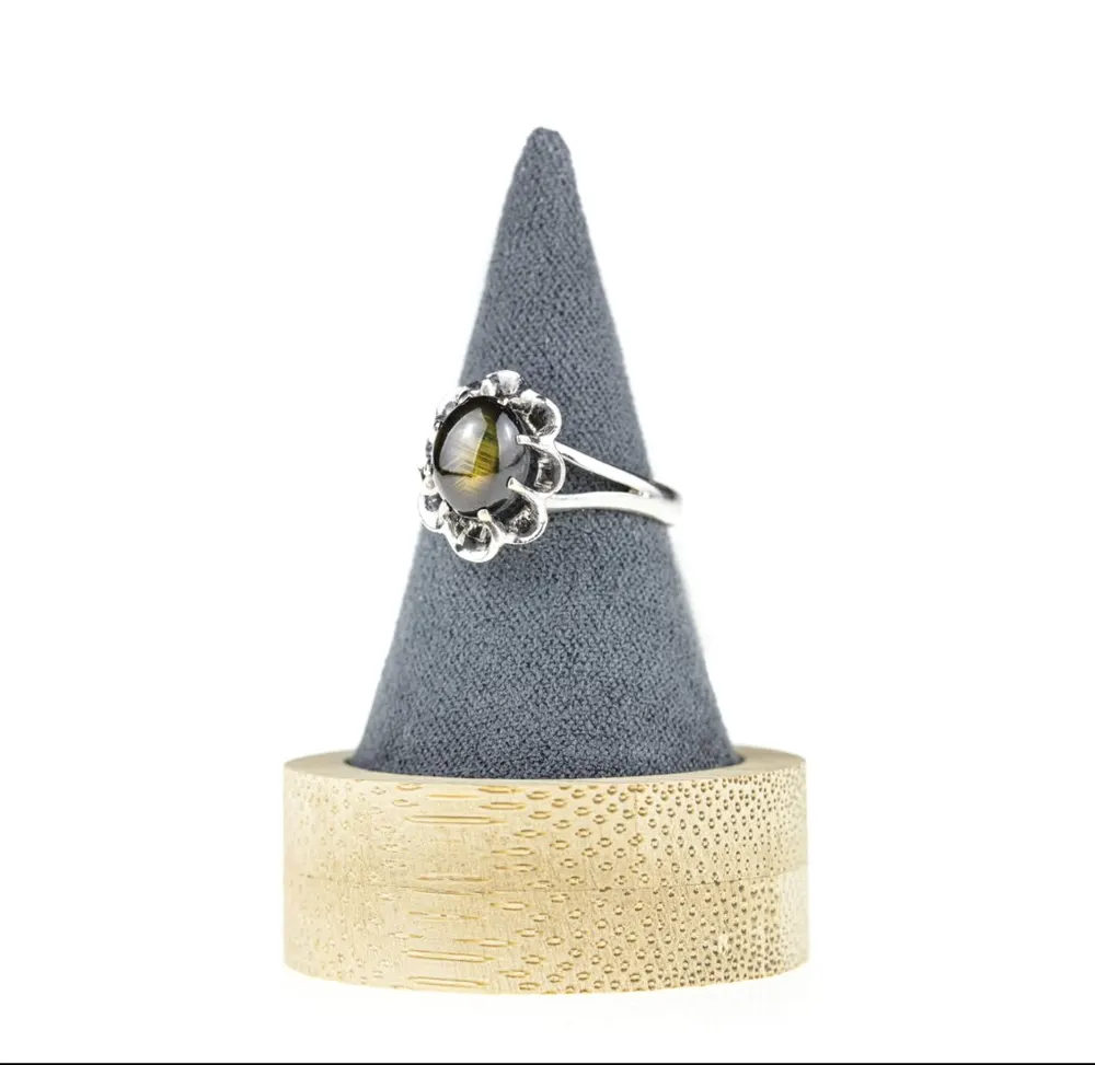 Bague argentée, pierre marron